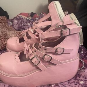 Demonias sandals like new. Discontinued on site